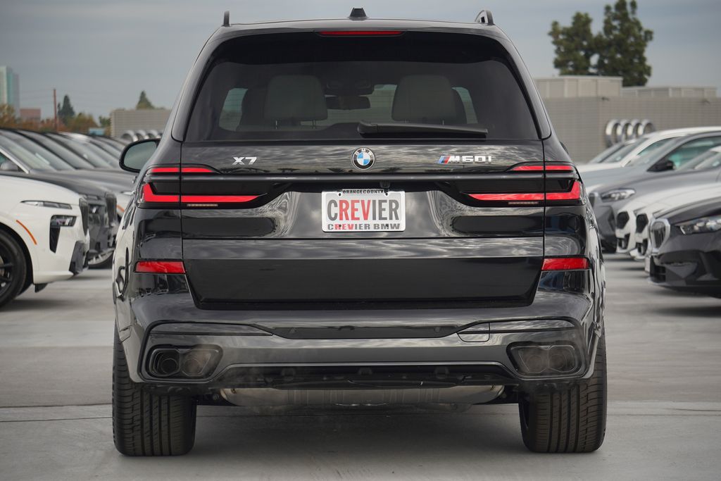 2025 BMW X7 M60i 6