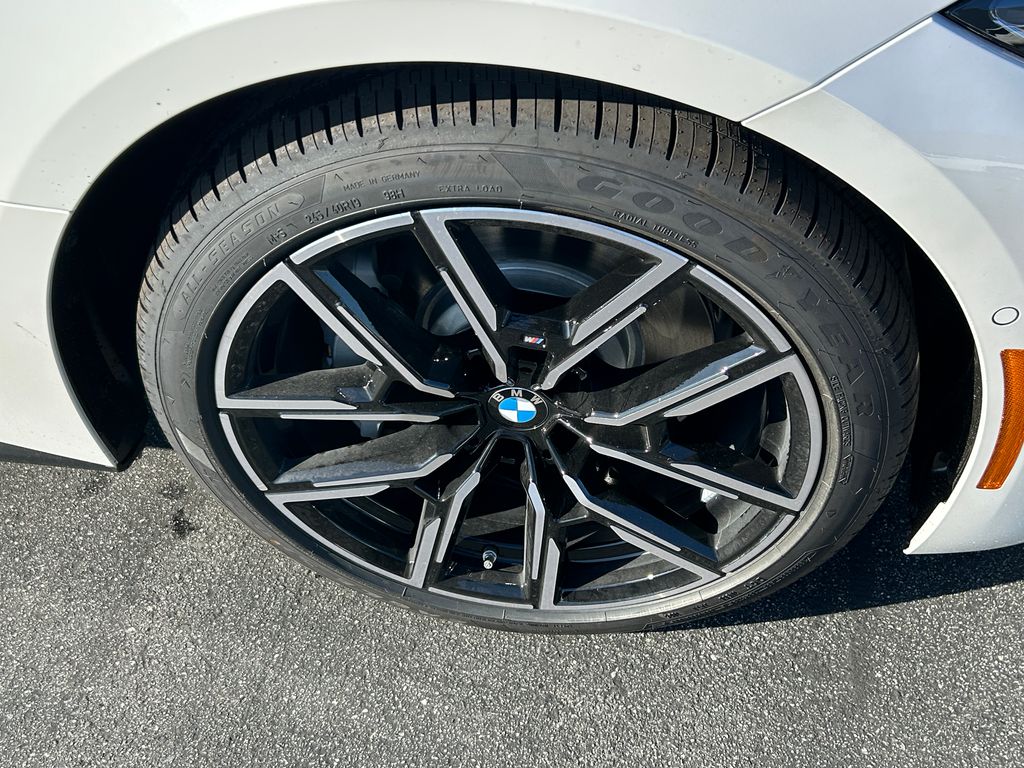 Thumbnail: 2025 BMW i4 - 3