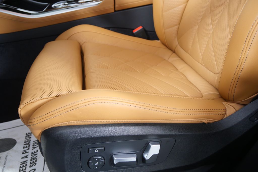 Thumbnail: 2026 BMW X5 - 9