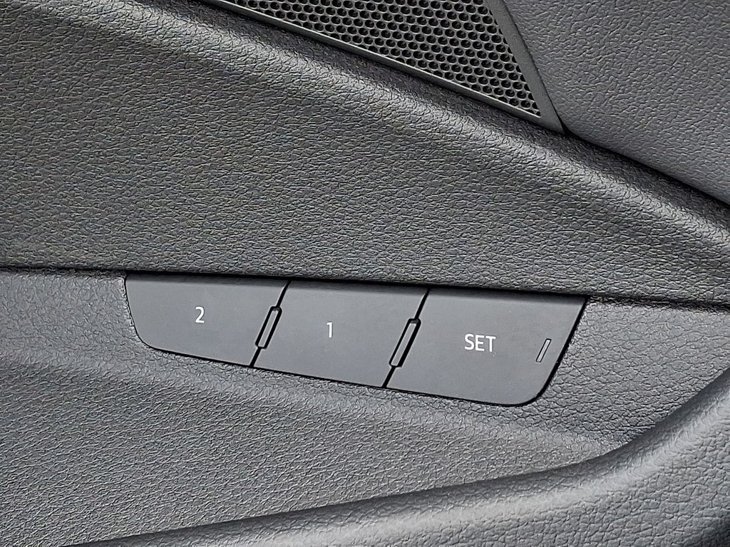 Thumbnail: 2024 Audi Q8 e-tron - 27