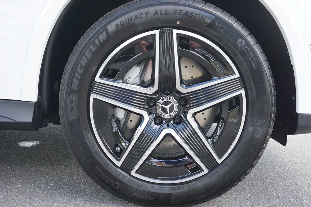 Thumbnail: 2025 Mercedes-Benz GLC - 18