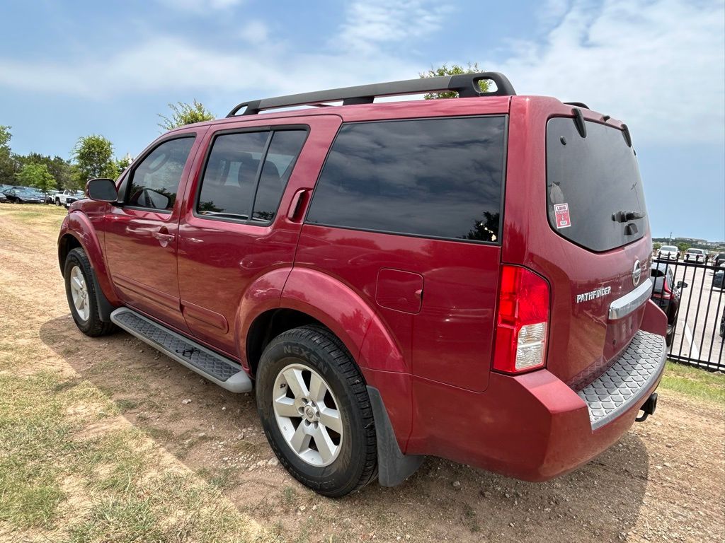 2008 Nissan Pathfinder SE 2