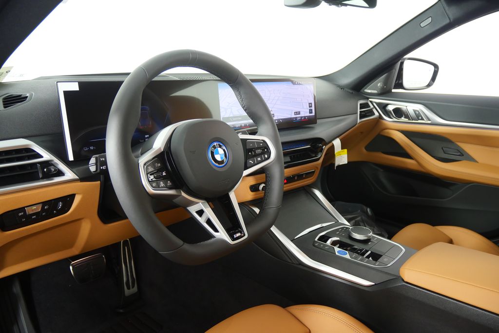 Thumbnail: 2025 BMW i4 - 13