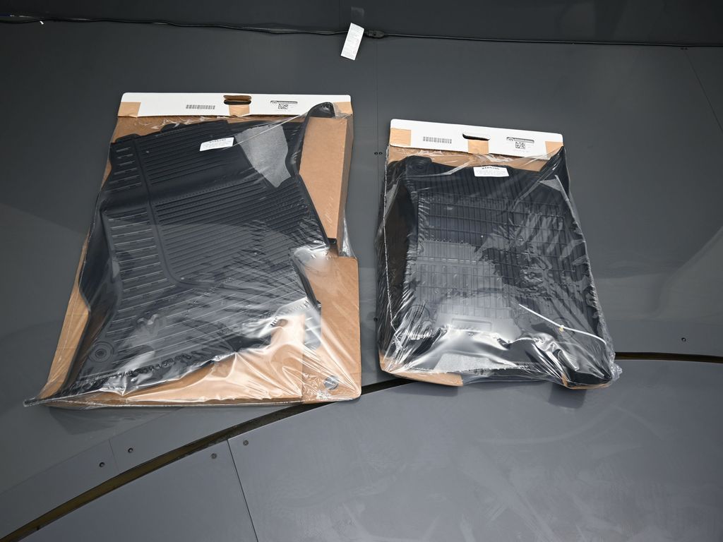 New 2026 Bright White Clearcoat Ram Laramie image 35