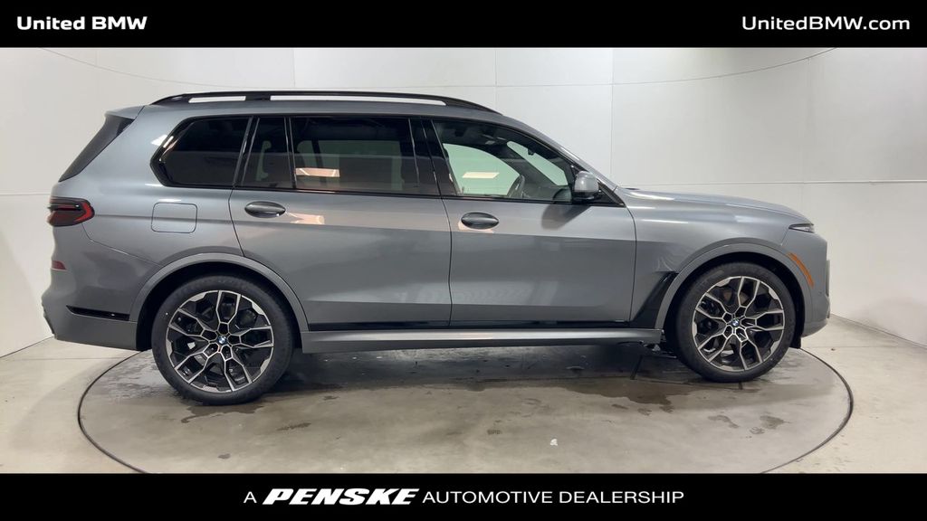 Thumbnail: 2026 BMW X7 - 9