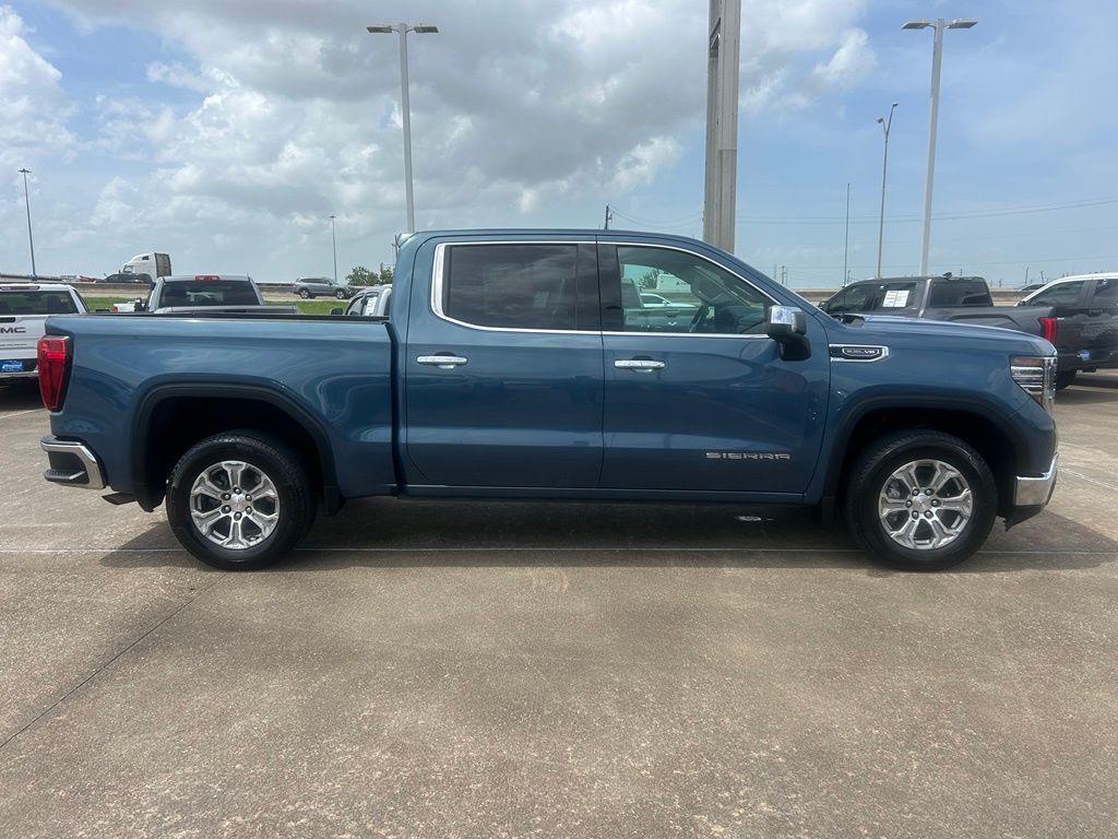 2024 GMC Sierra 1500 SLT - 3