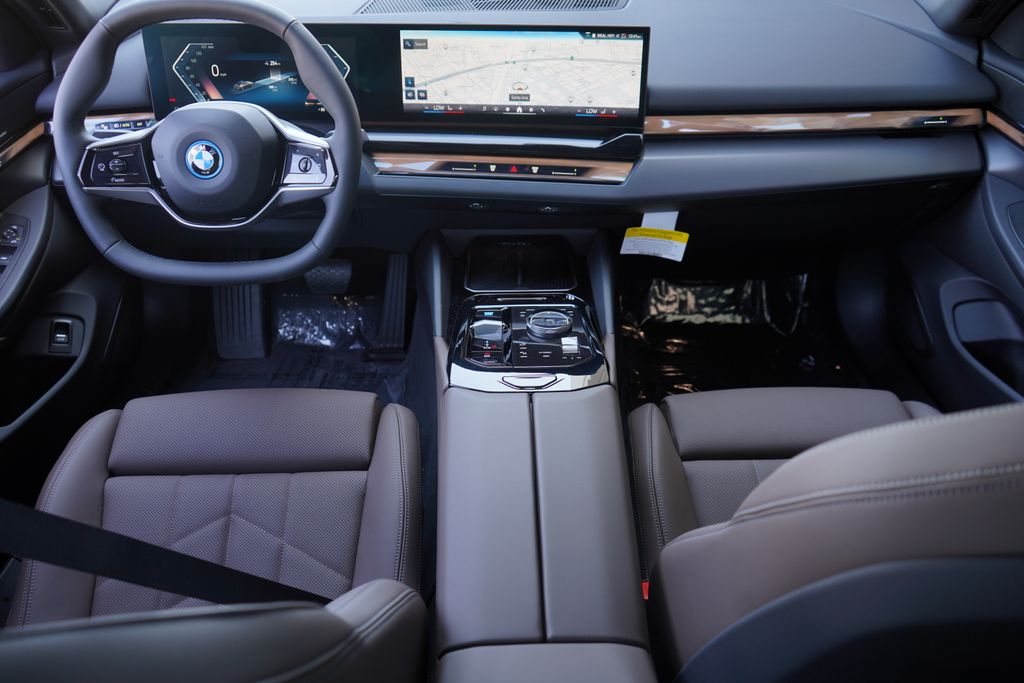 2024 BMW i5 eDrive40 13