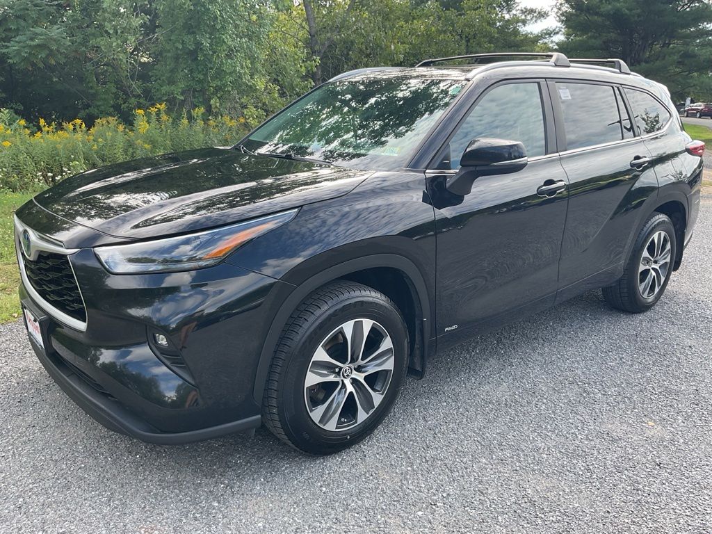 Used 2023 Toyota Highlander Hybrid SUV