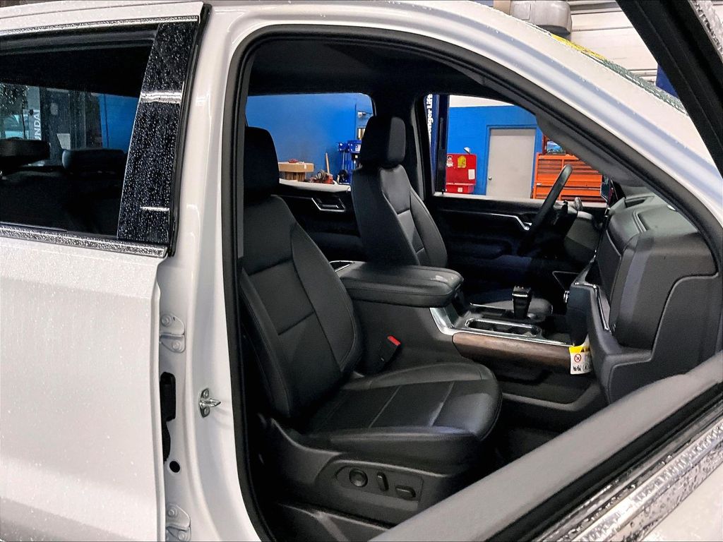 2023 GMC Sierra 1500 — photo 11