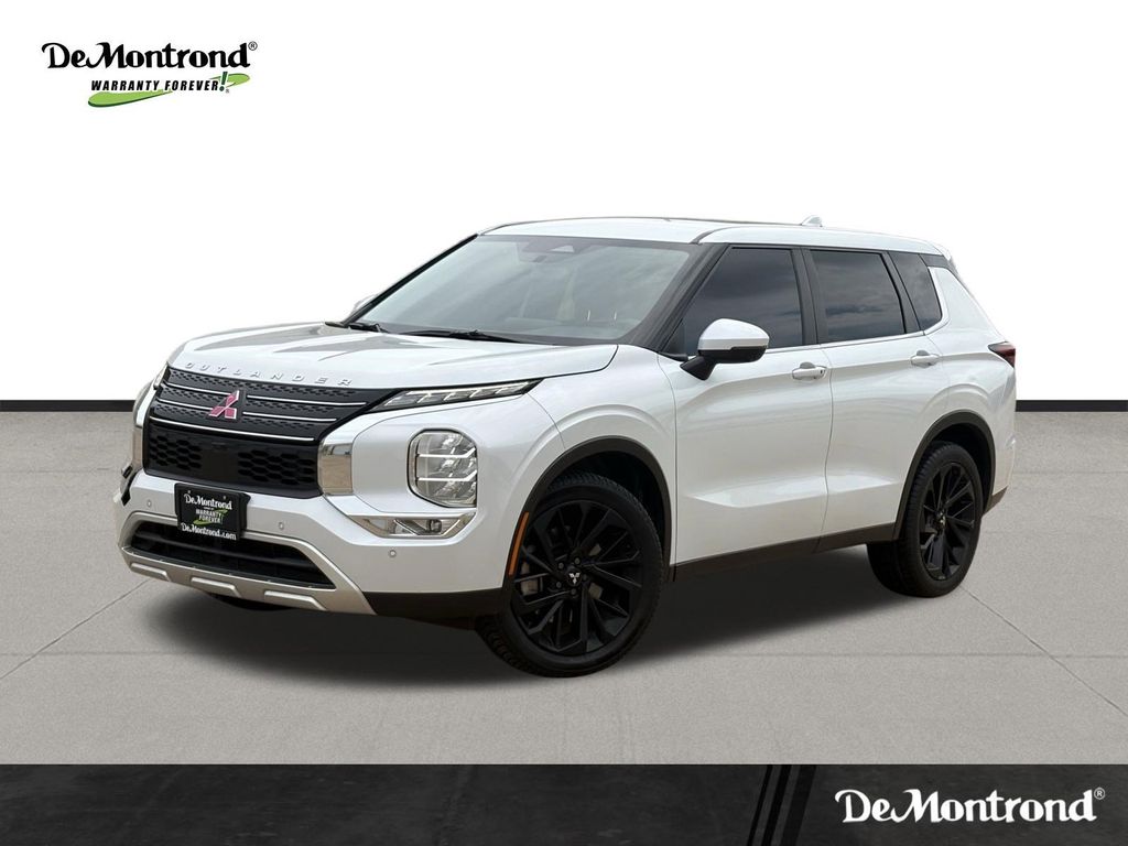 2022 Mitsubishi Outlander SE  at Baytown Hyundai