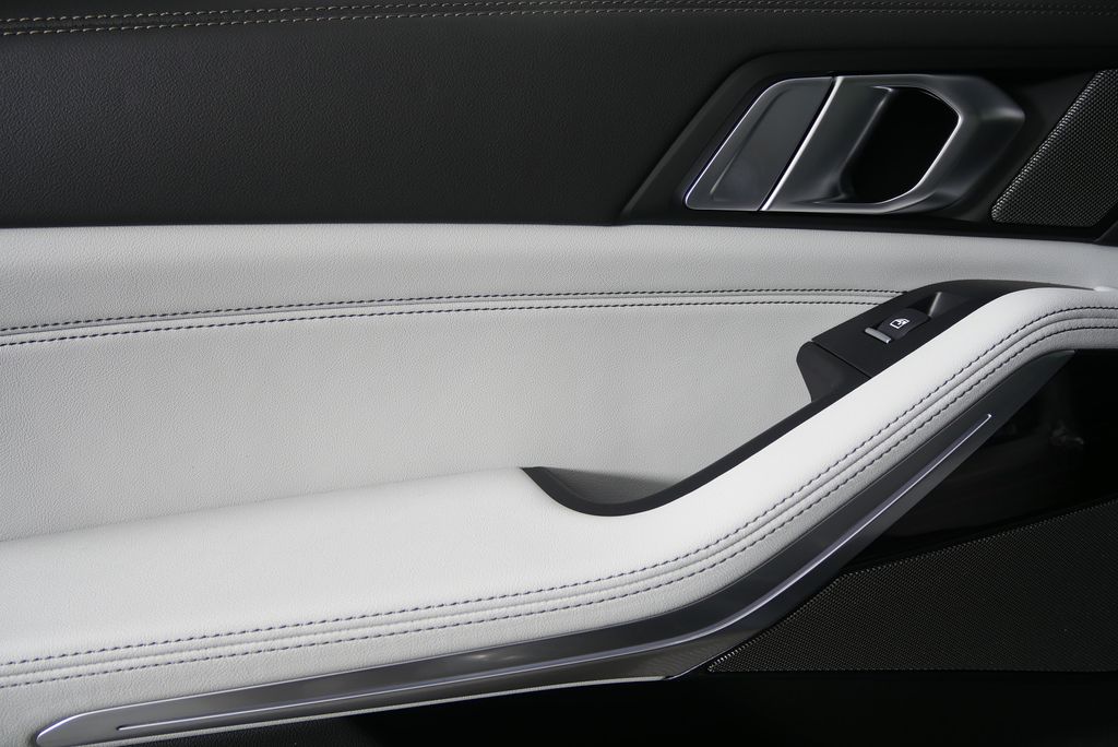 Thumbnail: 2026 BMW X5 - 13