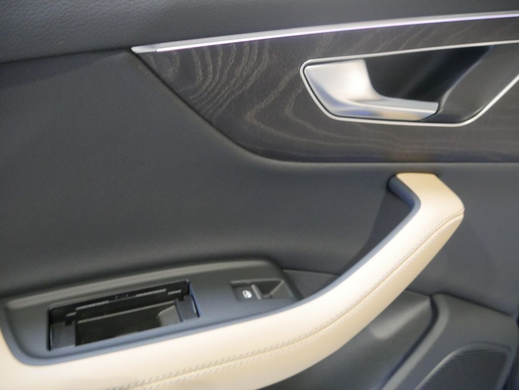 Thumbnail: 2026 Audi Q7 - 23