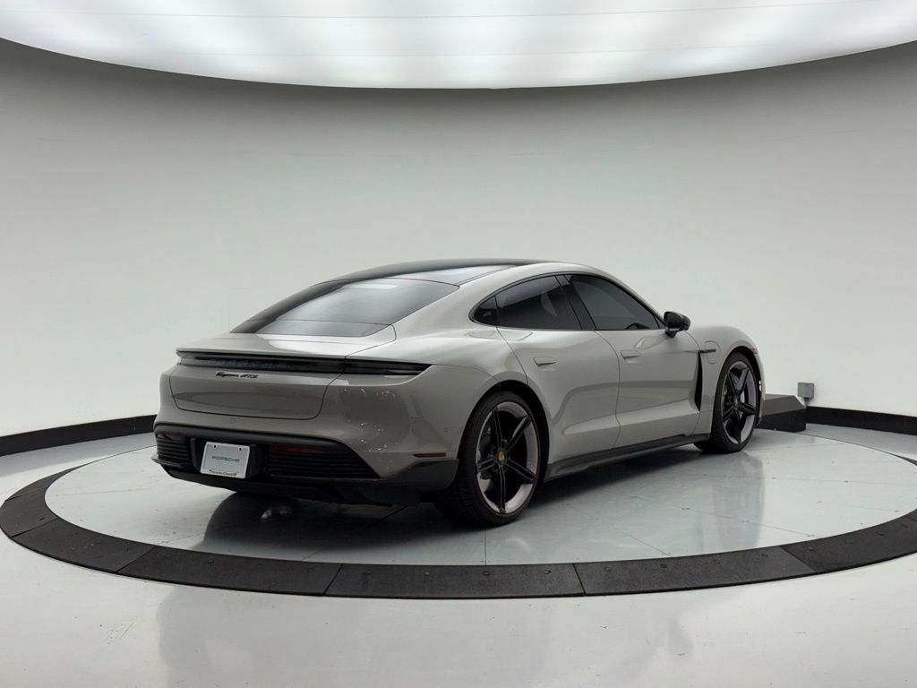 Thumbnail: 2022 Porsche Taycan - 7