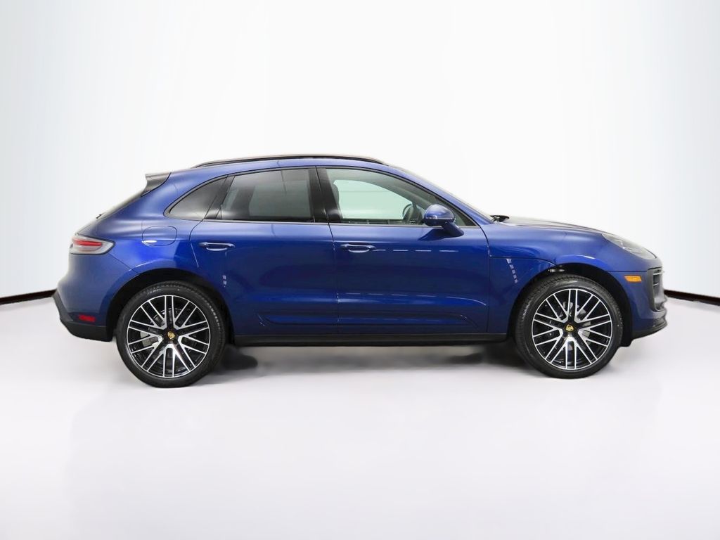 Thumbnail: 2025 Porsche Macan - 8