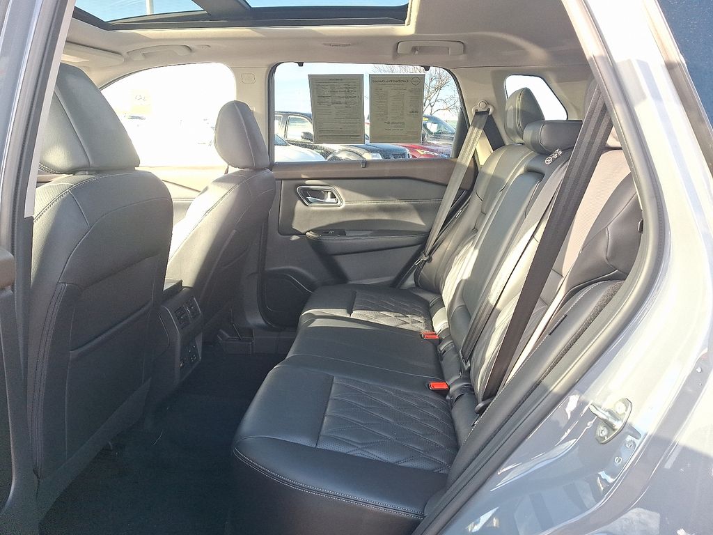 Thumbnail: 2022 Nissan Rogue - 10