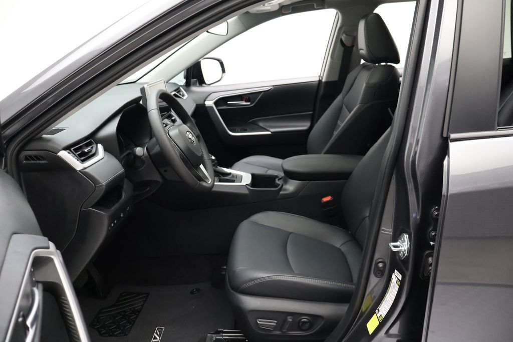 Thumbnail: 2025 Toyota RAV4 - 14