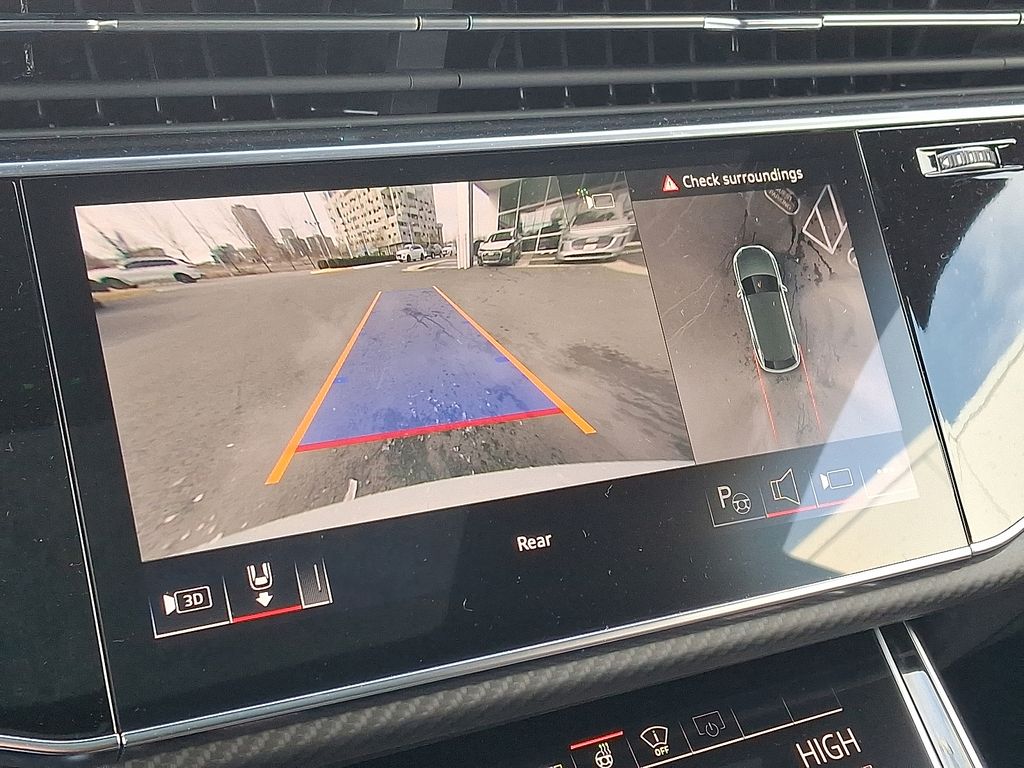 Thumbnail: 2026 Audi RS Q8 - 15