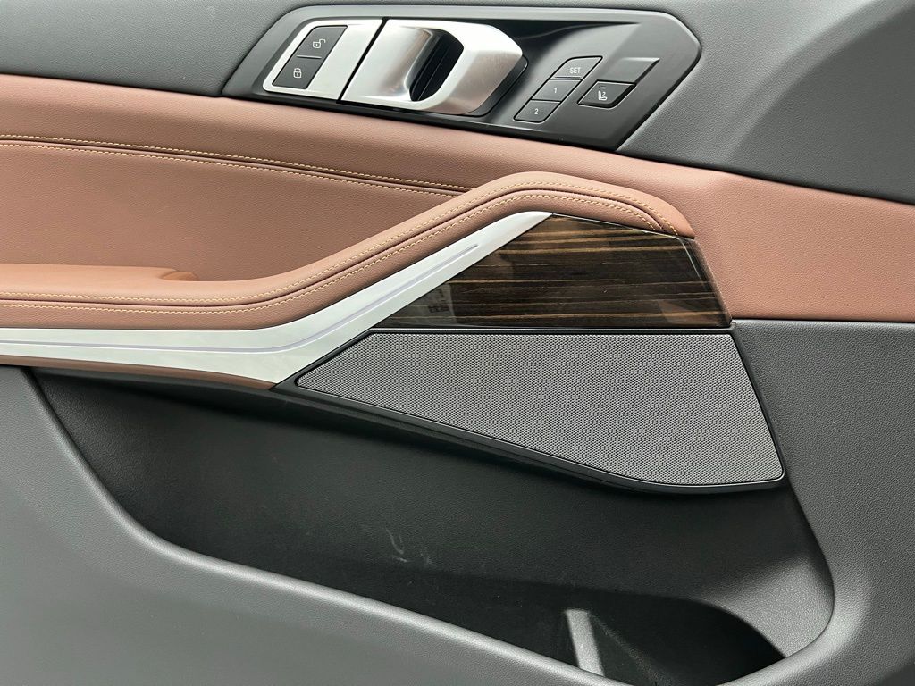 Thumbnail: 2025 BMW X5 - 21