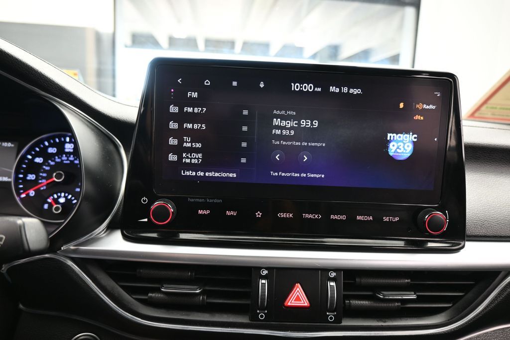 Used 2024 Snow White Pearl Kia GT-Line image 26