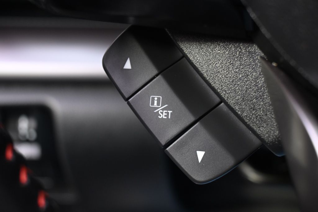 Used 2020 Silver Subaru Sport image 34