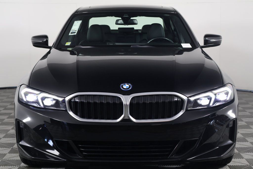 Thumbnail: 2023 BMW 3 Series - 2