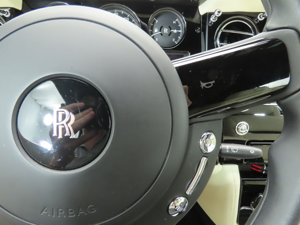 Thumbnail: 2012 Rolls-Royce Phantom - 20