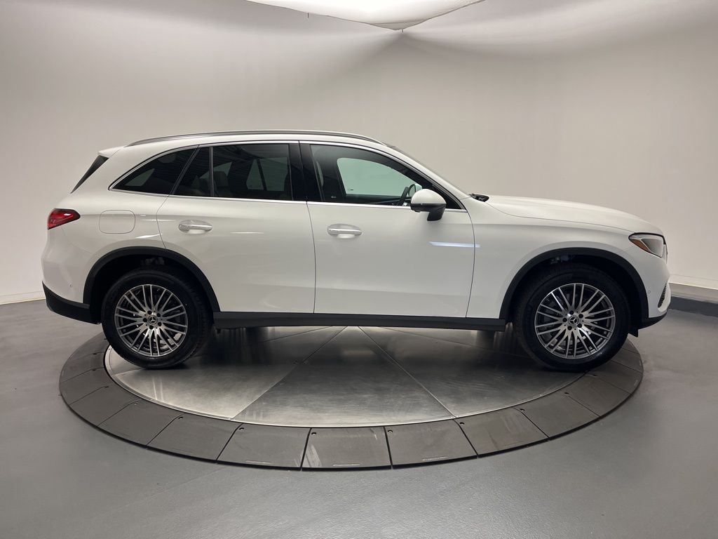 Thumbnail: 2026 Mercedes-Benz GLC - 8