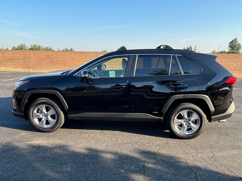 Thumbnail: 2025 Toyota RAV4 - 8