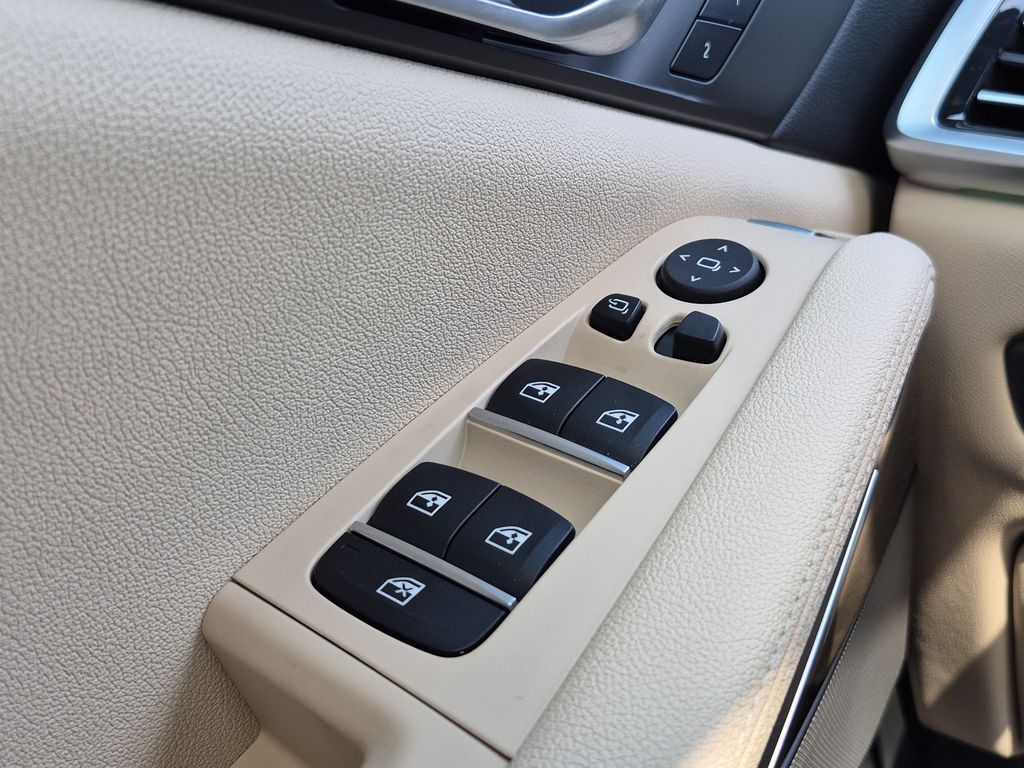 2019 BMW X5 xDrive40i White at North Houston Mitsubishi