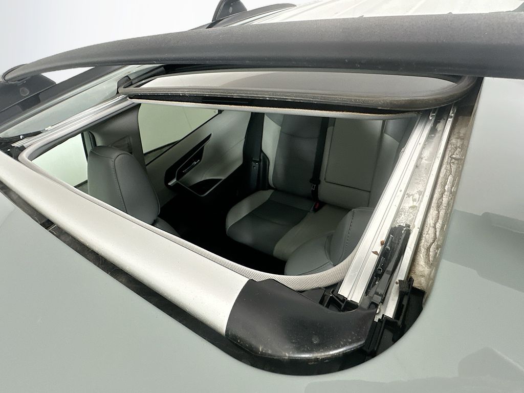 Thumbnail: 2023 Toyota RAV4 - 21