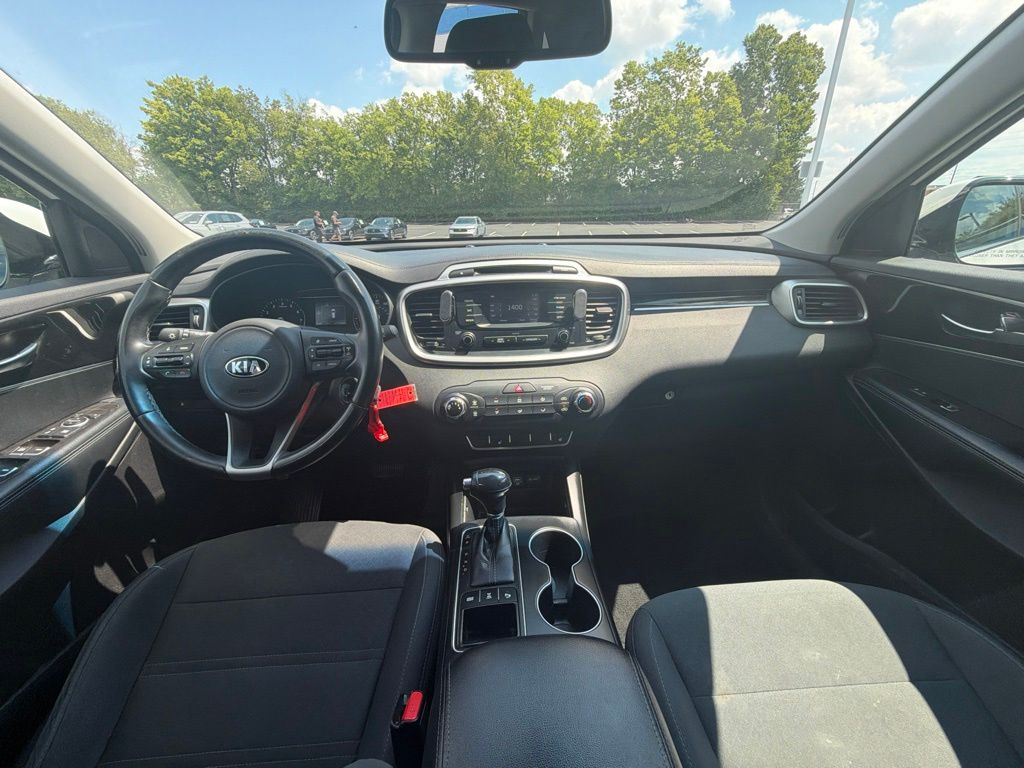 Thumbnail: 2016 Kia Sorento - 11
