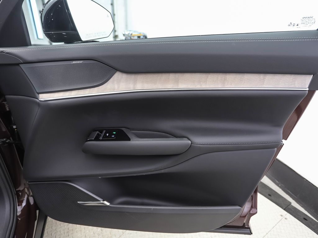Thumbnail: 2025 Volvo EX90 - 26