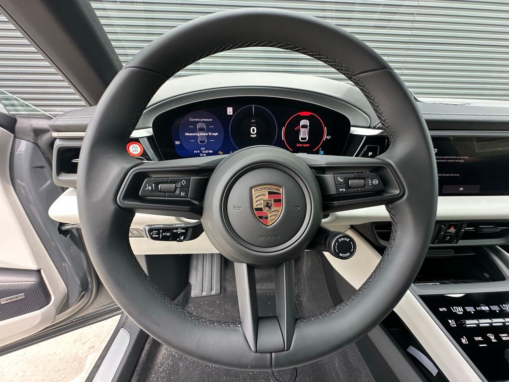 Thumbnail: 2025 Porsche Macan - 19