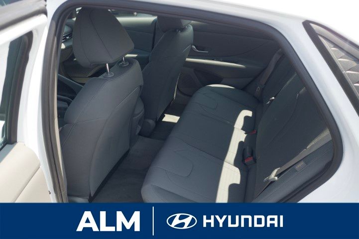 New 2026 White Hyundai SE image 15