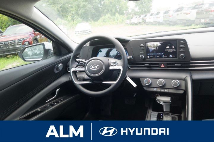 2025 Hyundai Elantra SE photo 11