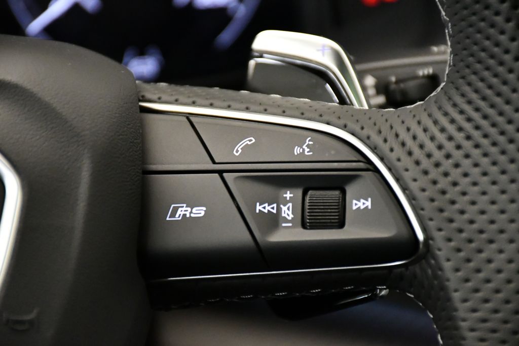 Thumbnail: 2026 Audi RS Q8 - 23