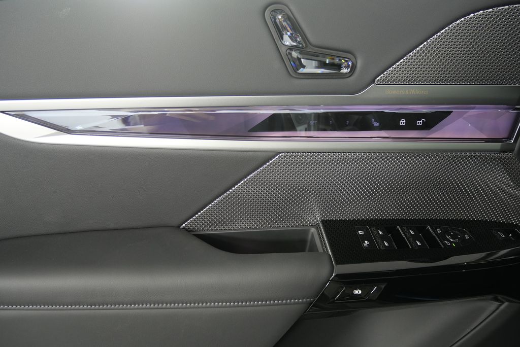 Thumbnail: 2025 BMW i7 - 8