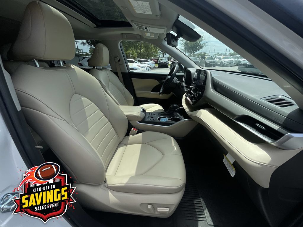 Used 2025 Toyota Highlander SUV