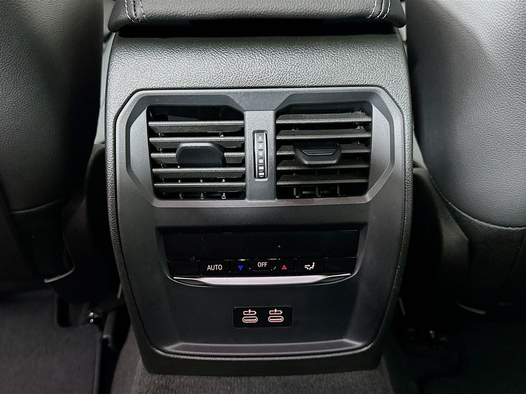 Thumbnail: 2026 BMW 3 Series - 18