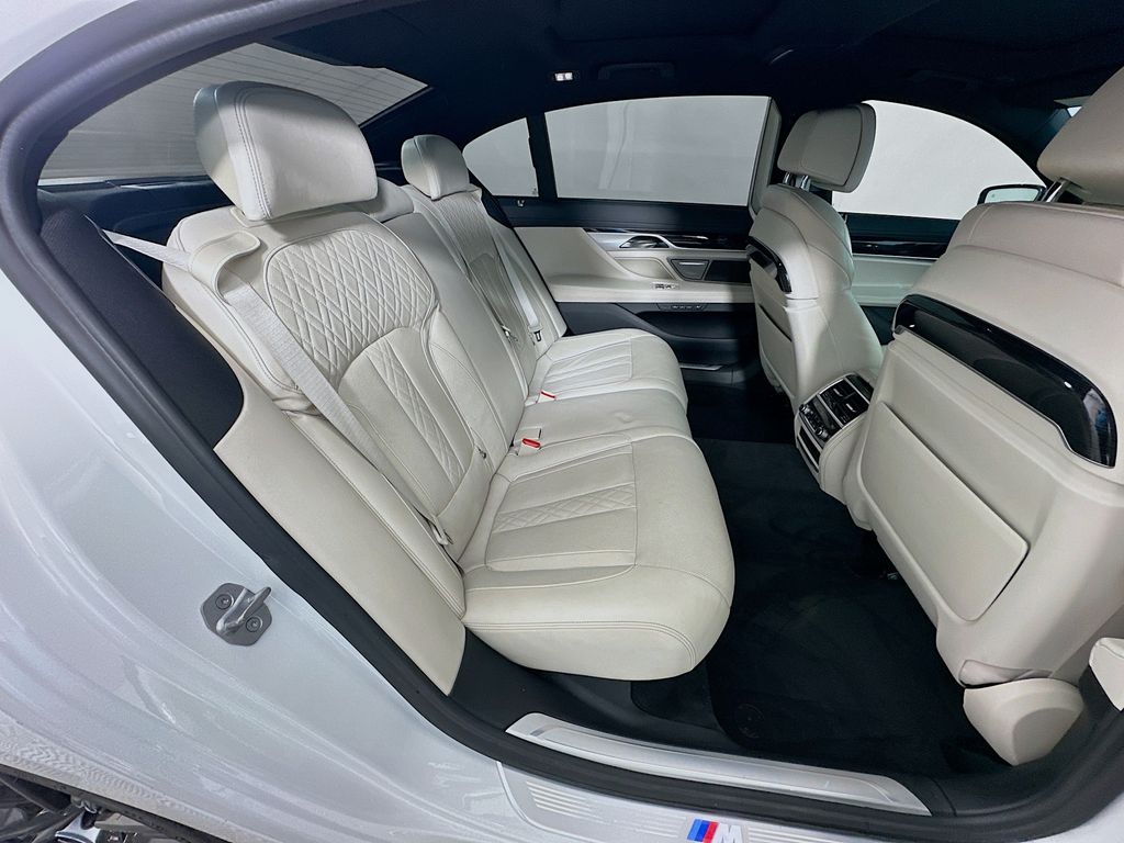 Thumbnail: 2020 BMW 7 Series - 28