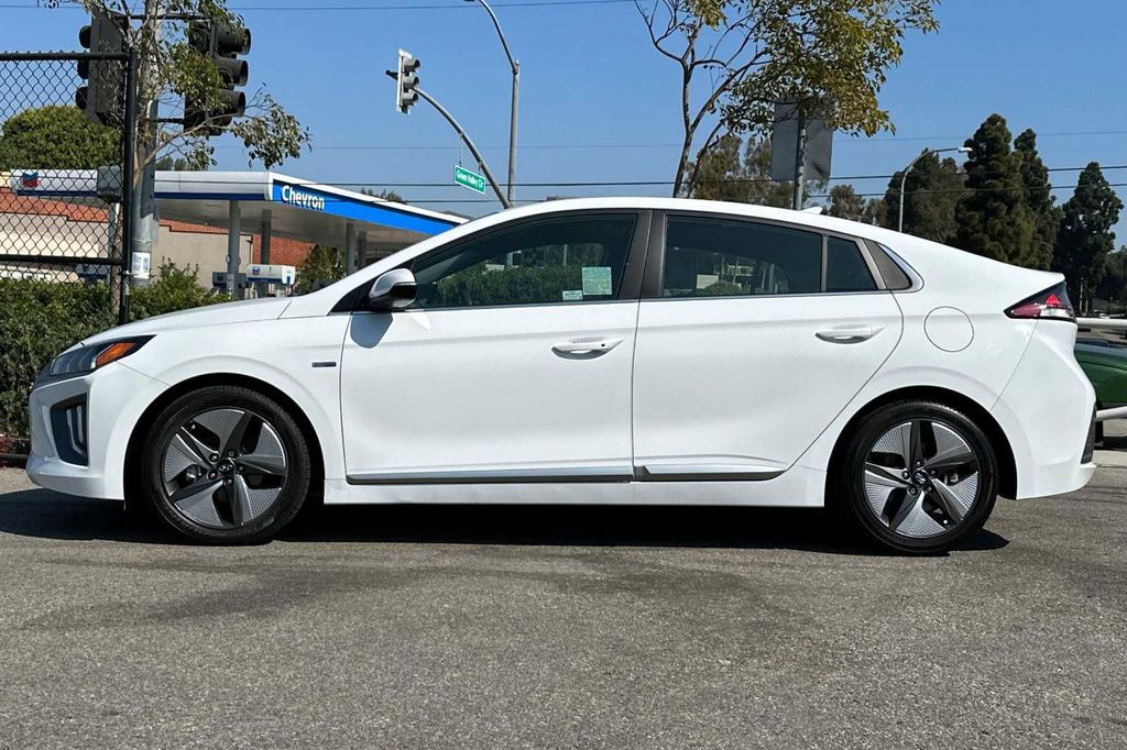 2020 Hyundai Ioniq Hybrid SEL 9