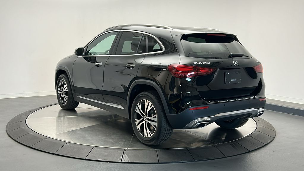 2025 Mercedes-Benz GLA 250 4MATIC 5