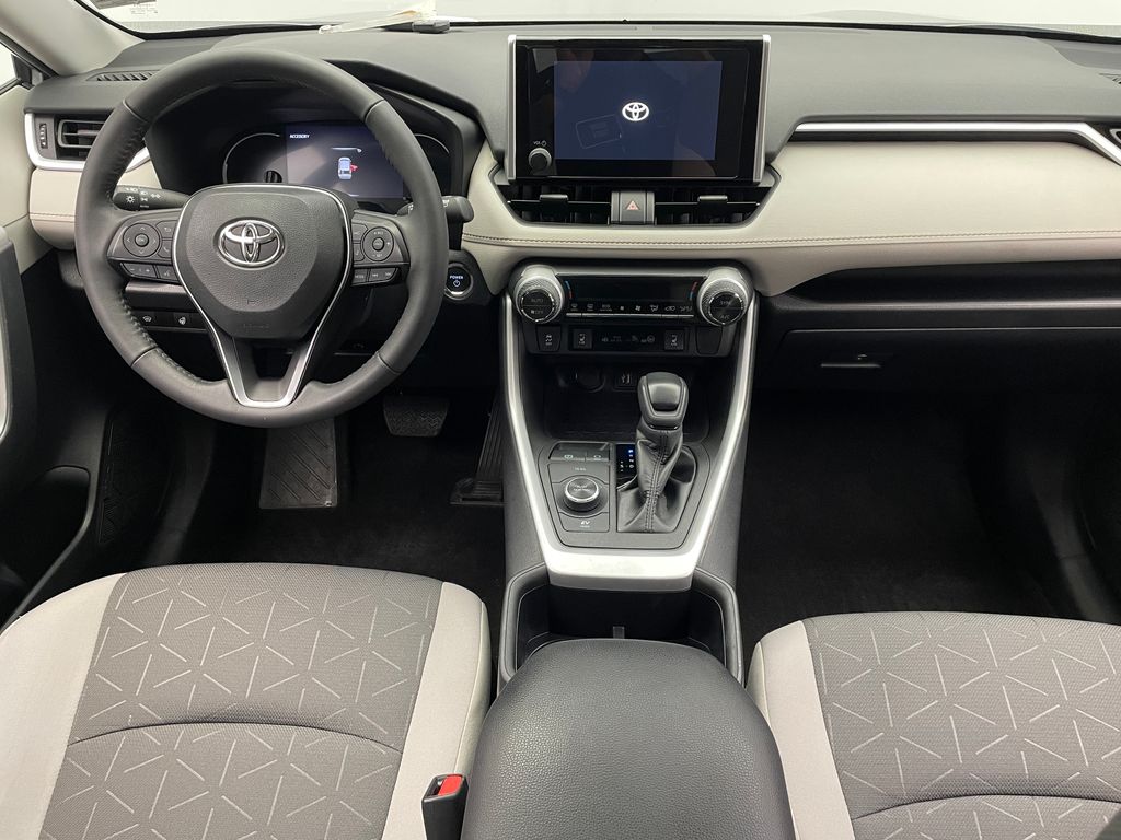 2023 Toyota RAV4 XLE 19