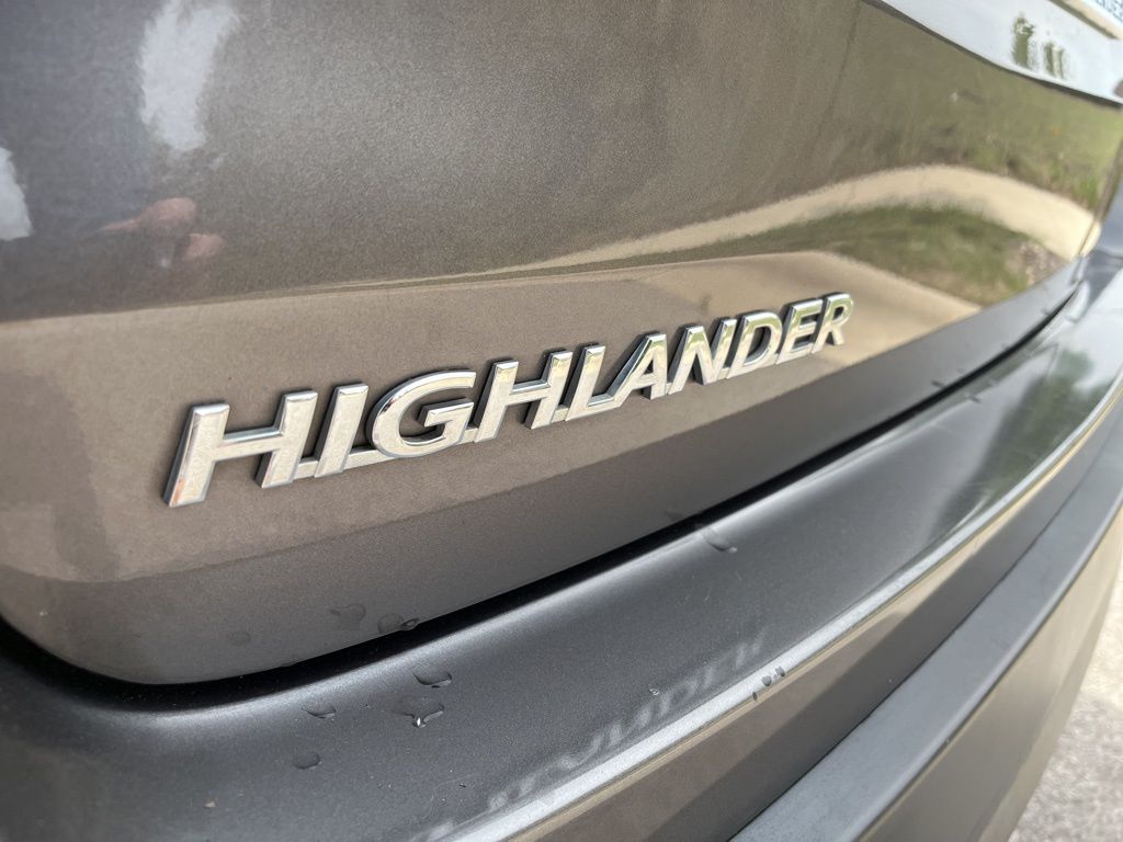 2015 Toyota Highlander  8