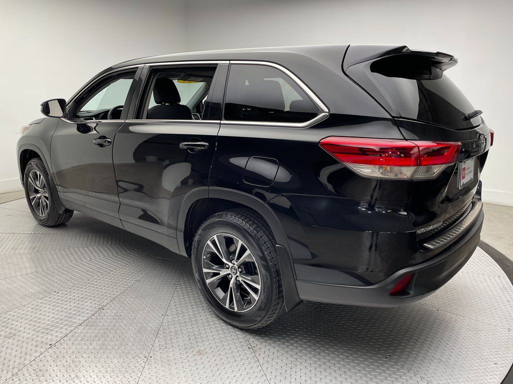 2019 Toyota Highlander LE 7