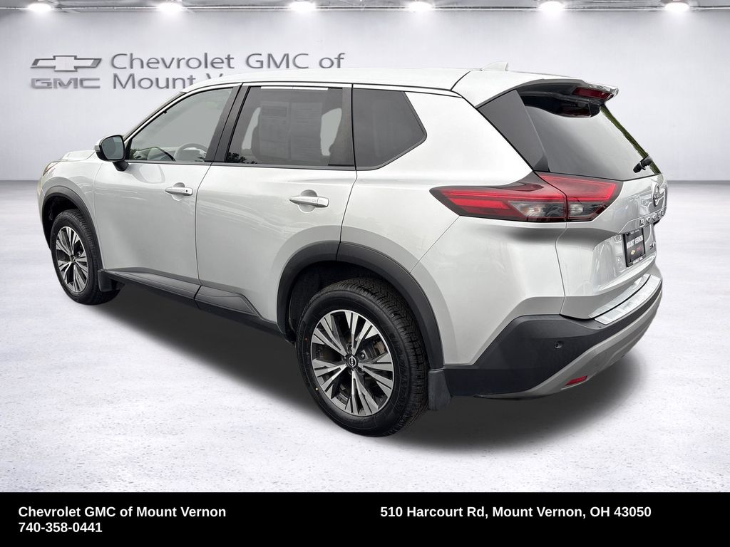 2023 Nissan Rogue SV - Image 3