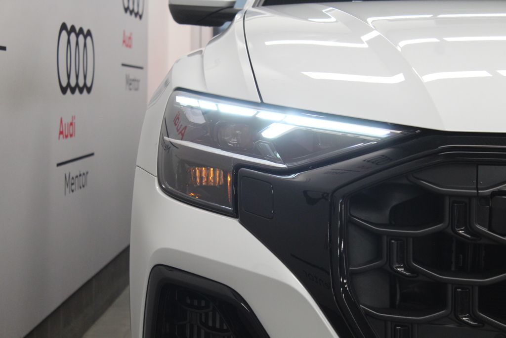 Thumbnail: 2026 Audi Q8 - 10