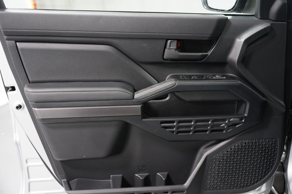 Thumbnail: 2025 Toyota 4Runner - 31