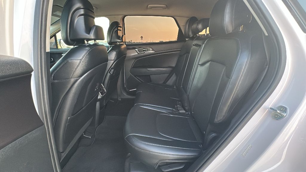 2023 Kia Sportage EX White at Community Kia