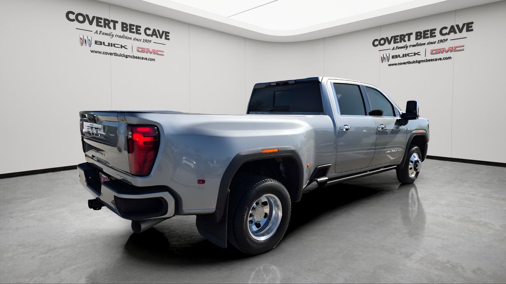 Used 2024 Gray GMC Denali Ultimate image 9